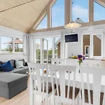 Holiday home Lovely In With Wifi