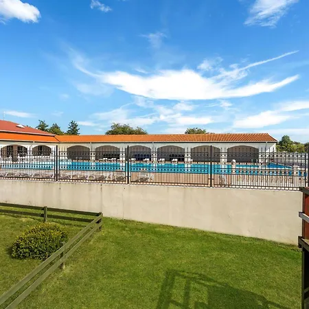 Lovely In With Wifi Holiday home *